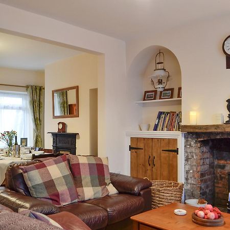 Rhonas Cottage Abergavenny Exterior photo